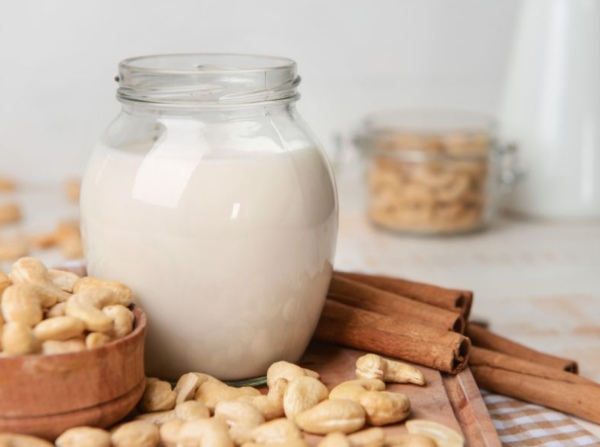 Cách làm sữa hạt óc chó đậu đen
