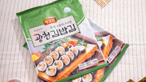 Vì sao rong biển cuộn cơm 50 lá là “món lời” mùa hè này?